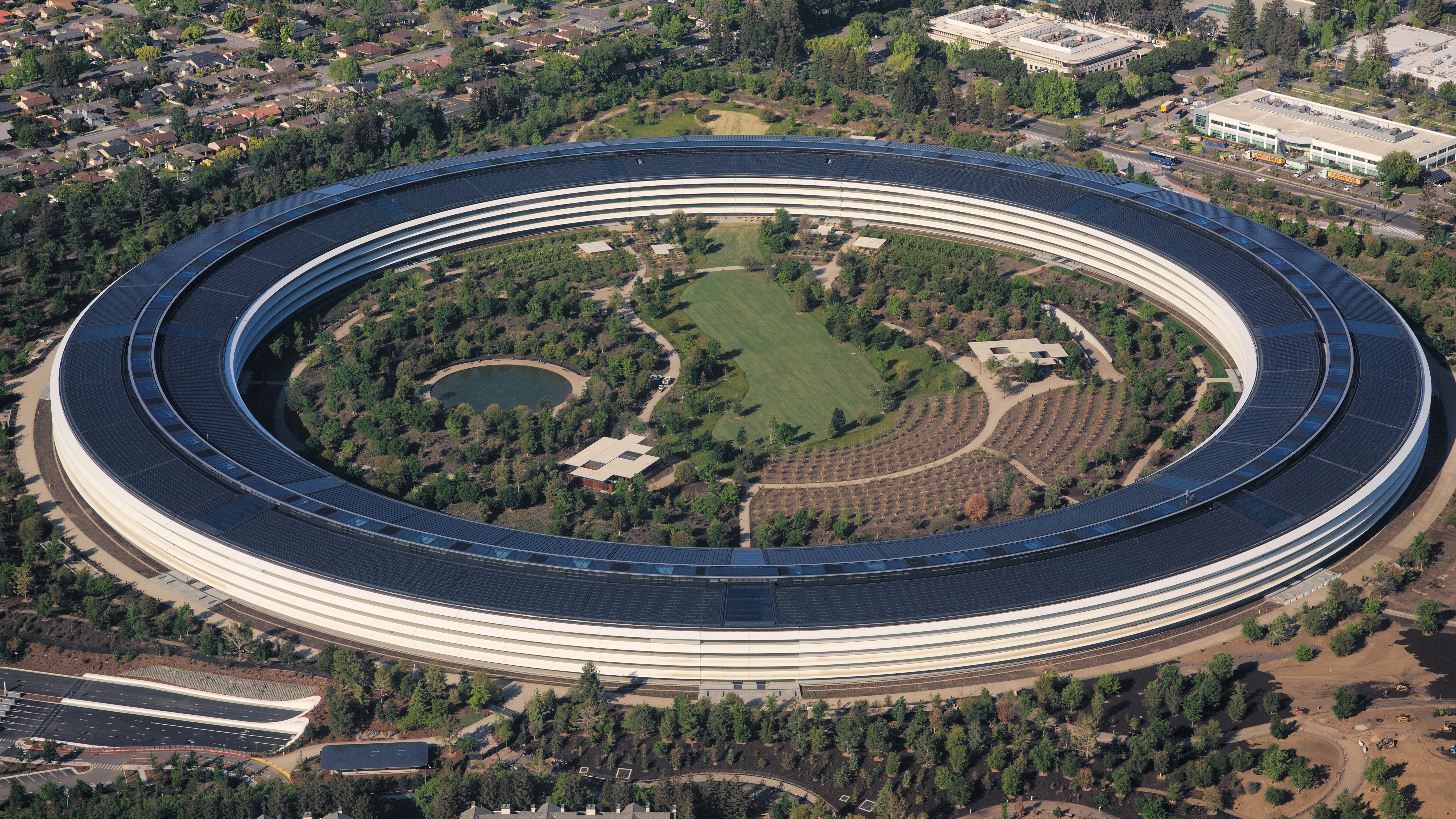 Aerial view of Apple Park. Archival photograph, 15 April 2018.